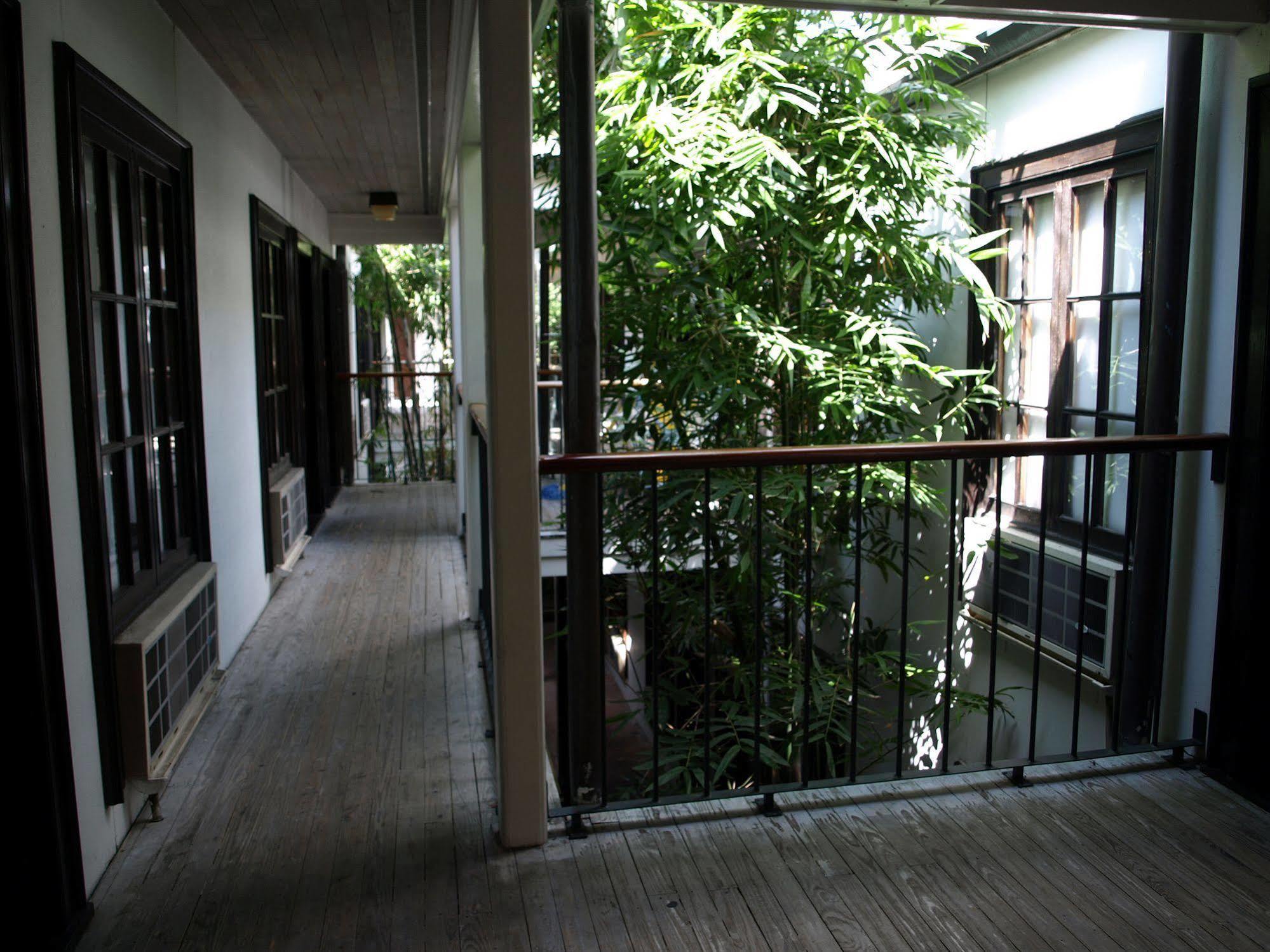 The Prytania Park Hotel New Orleans Exterior photo